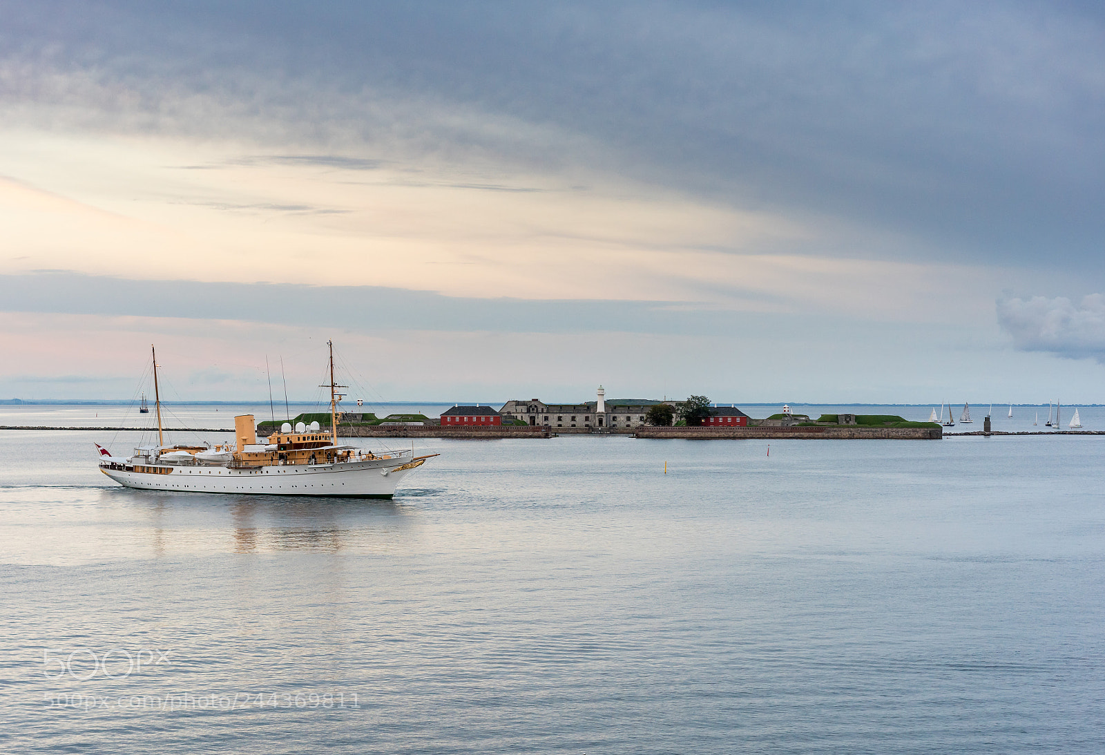 Sony a7R II sample photo. Her danish majesty yacht photography