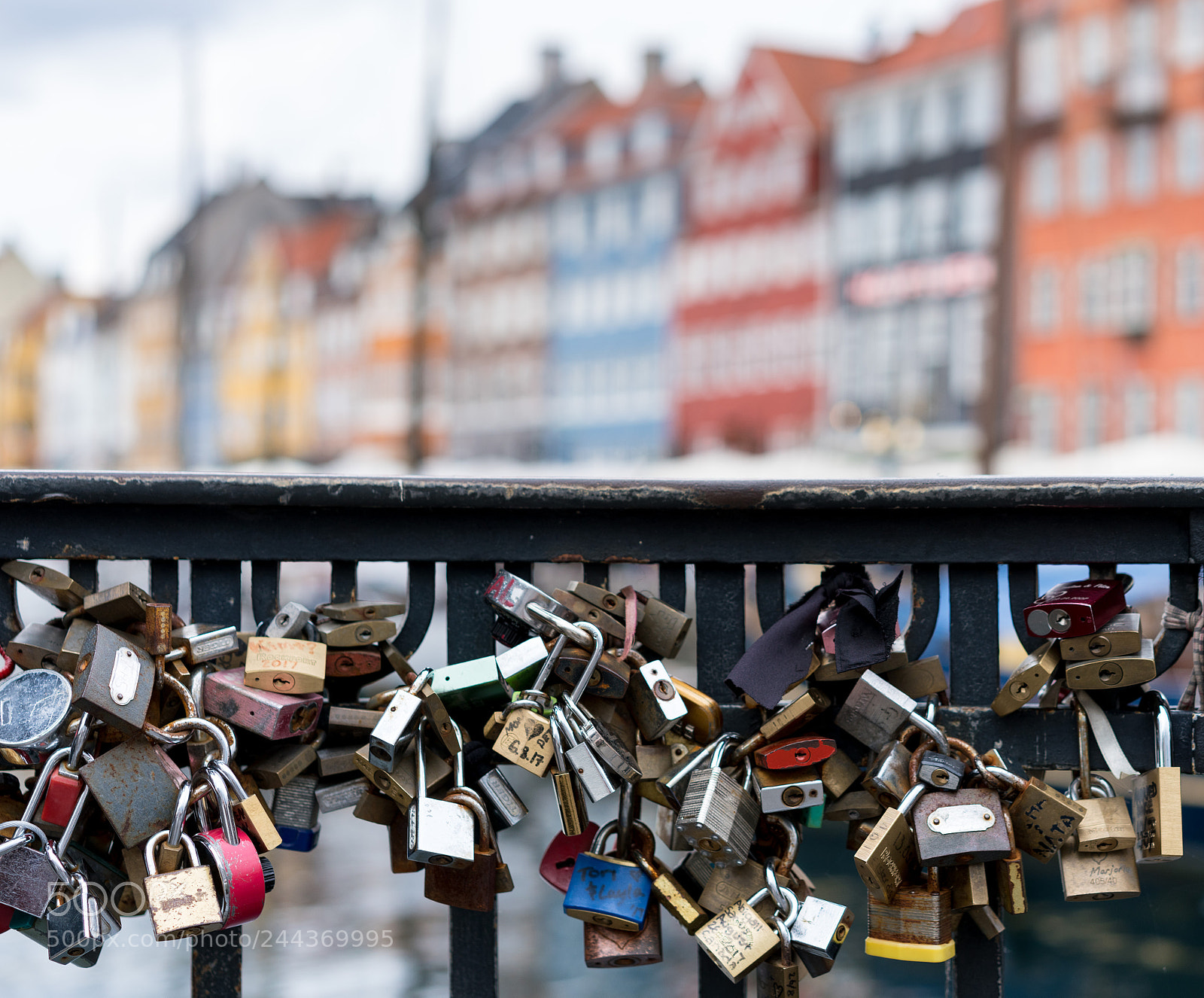 Sony a7R II sample photo. Padlocks on pedestrian bridge photography