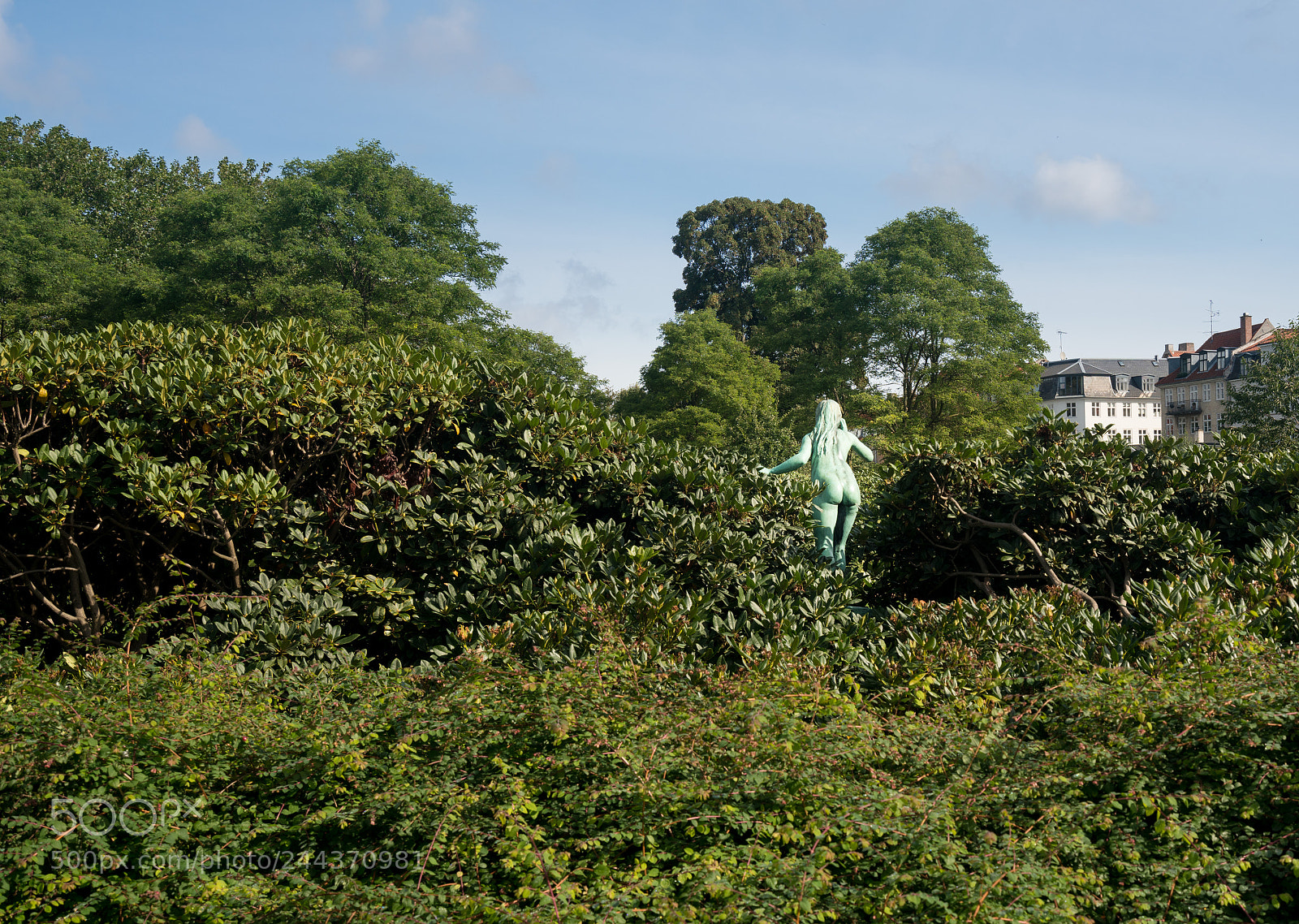 Sony a7R II sample photo. Statue in kings garden photography