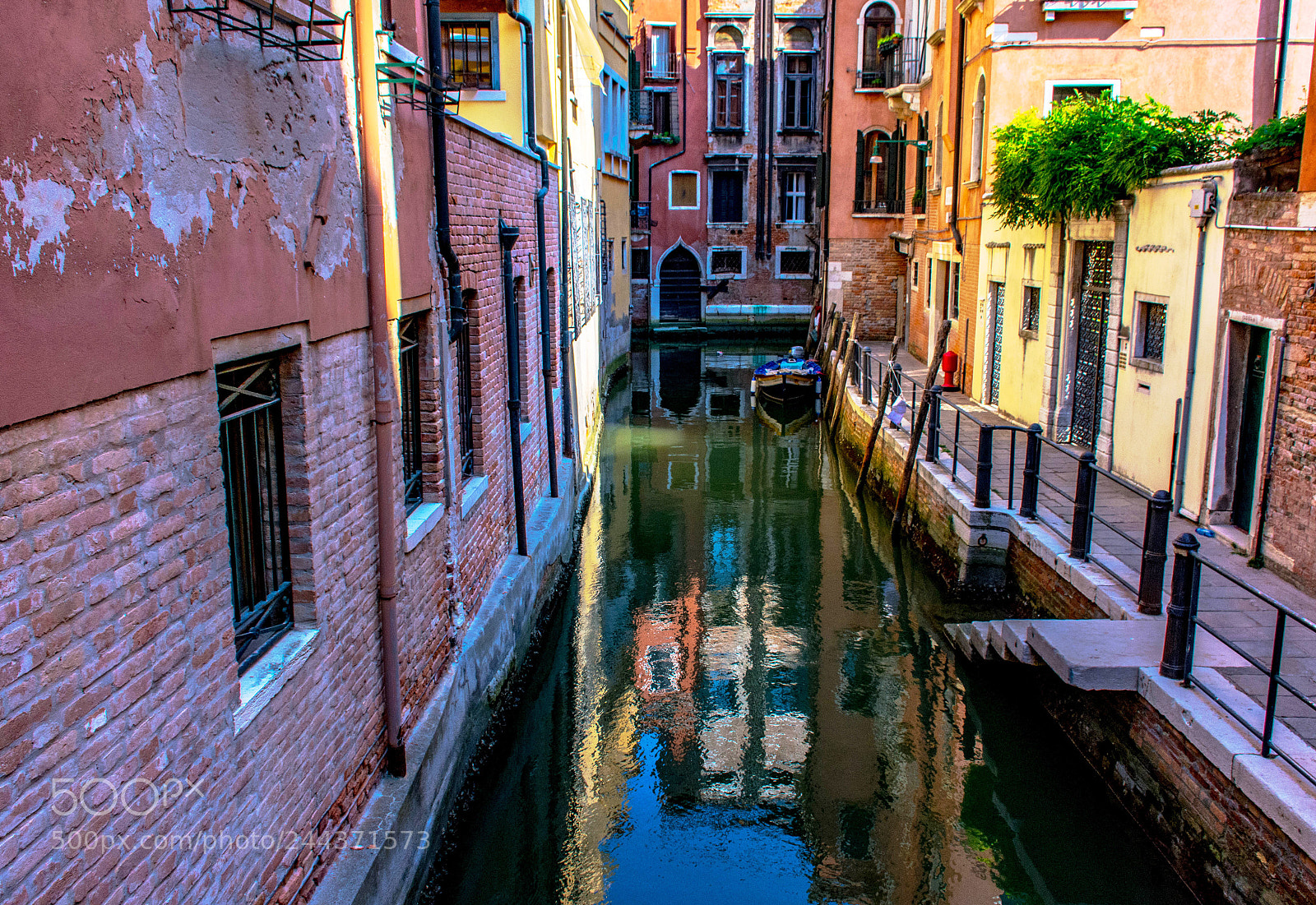 Nikon D7200 sample photo. Reflections, canal at venice photography
