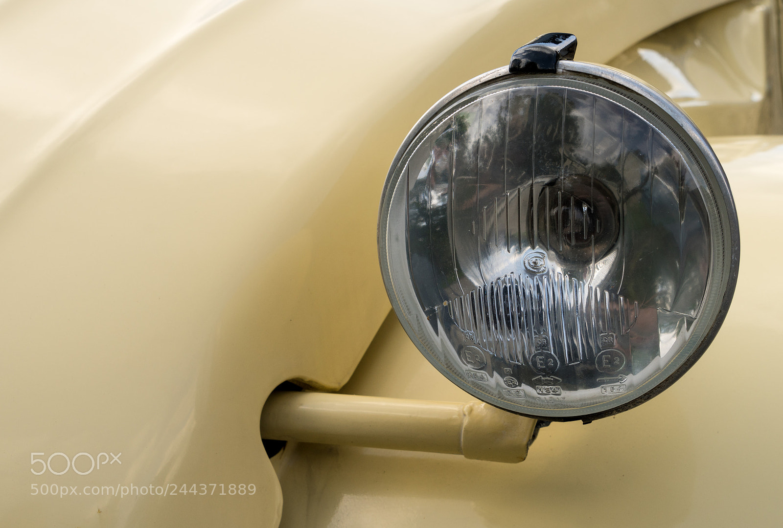 Sony a7R II sample photo. Headlight of restored 1965 photography