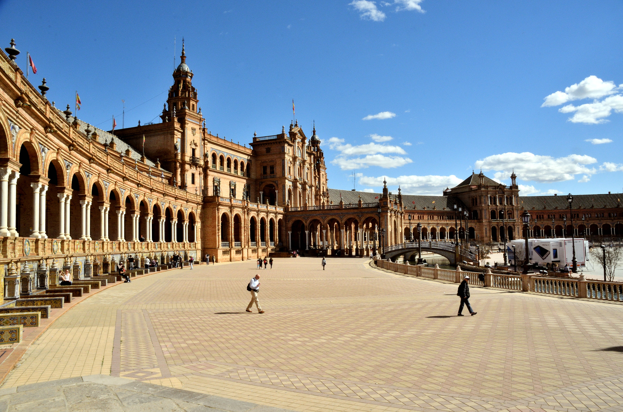 Nikon D7000 + Sigma 18-125mm F3.8-5.6 DC HSM sample photo. Plaza de españa photography