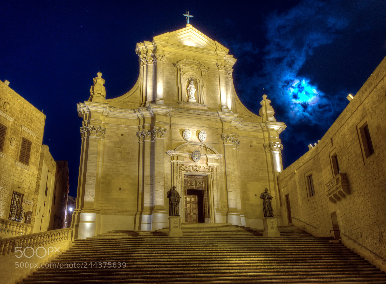 Fujifilm X-T1 sample photo. Gozo cathedral photography