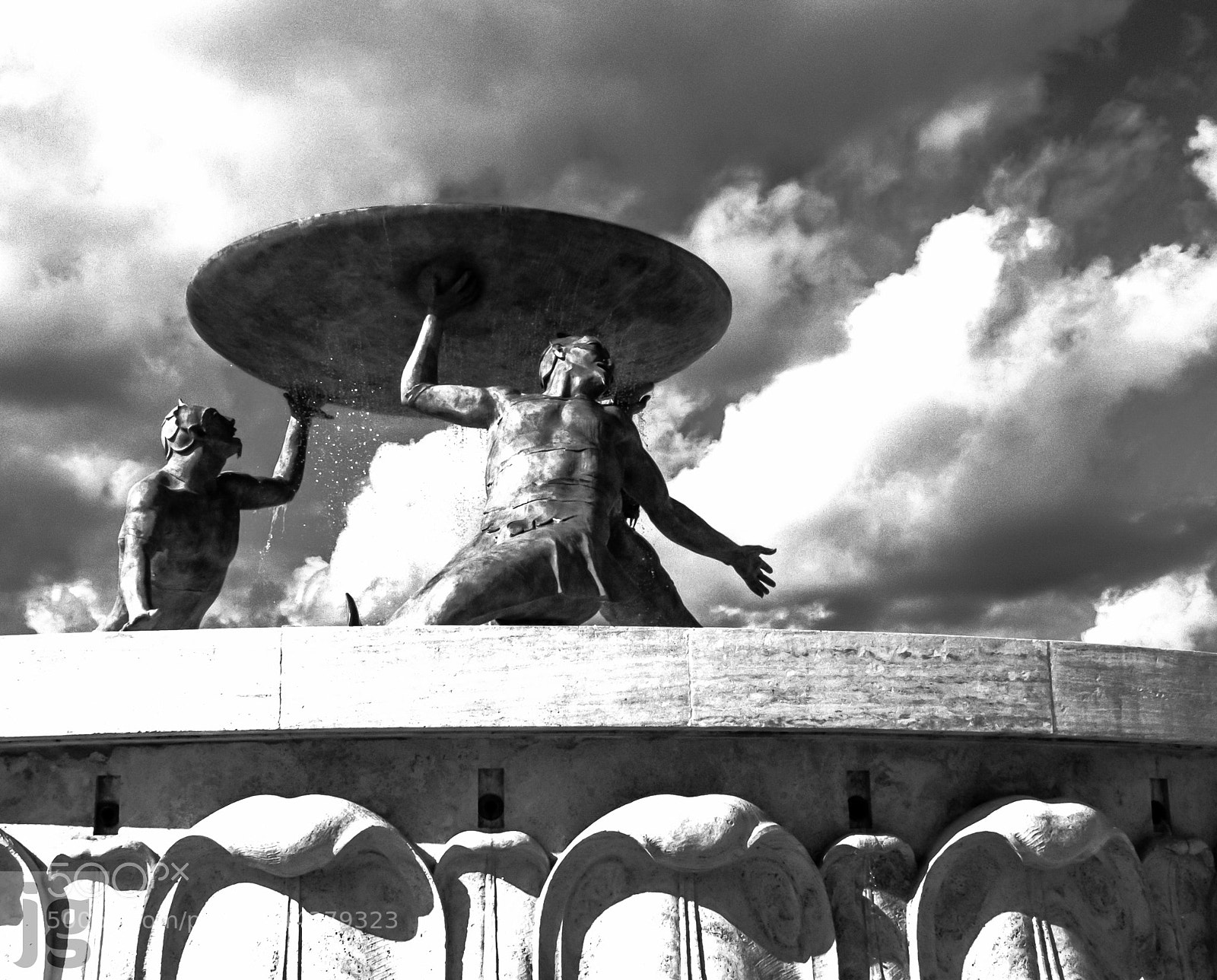 Canon EOS 77D (EOS 9000D / EOS 770D) sample photo. Valletta malta tritons' fountain photography