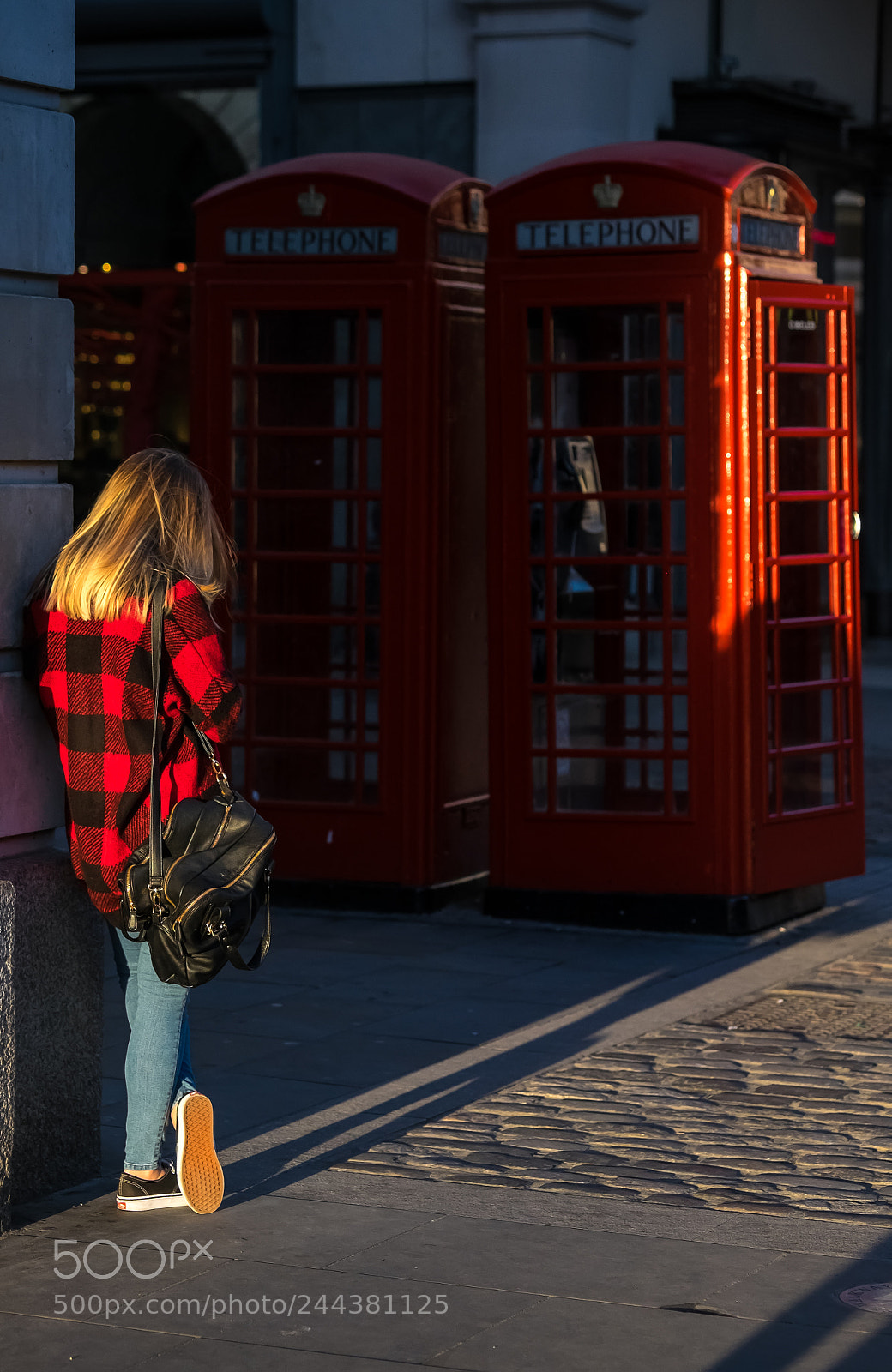 Fujifilm X-T1 sample photo. Red check photography