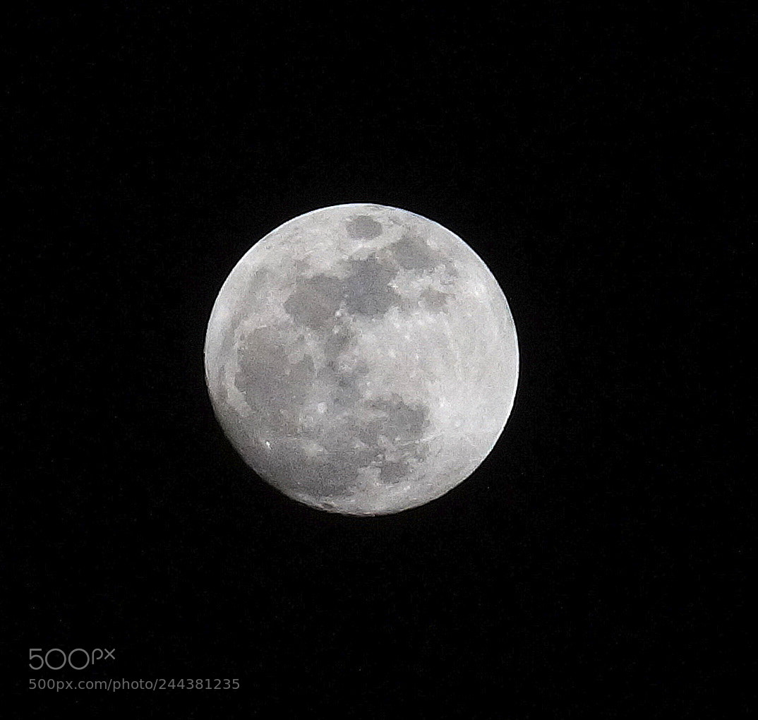 Sony DT 55-200mm F4-5.6 SAM sample photo. Moon photography