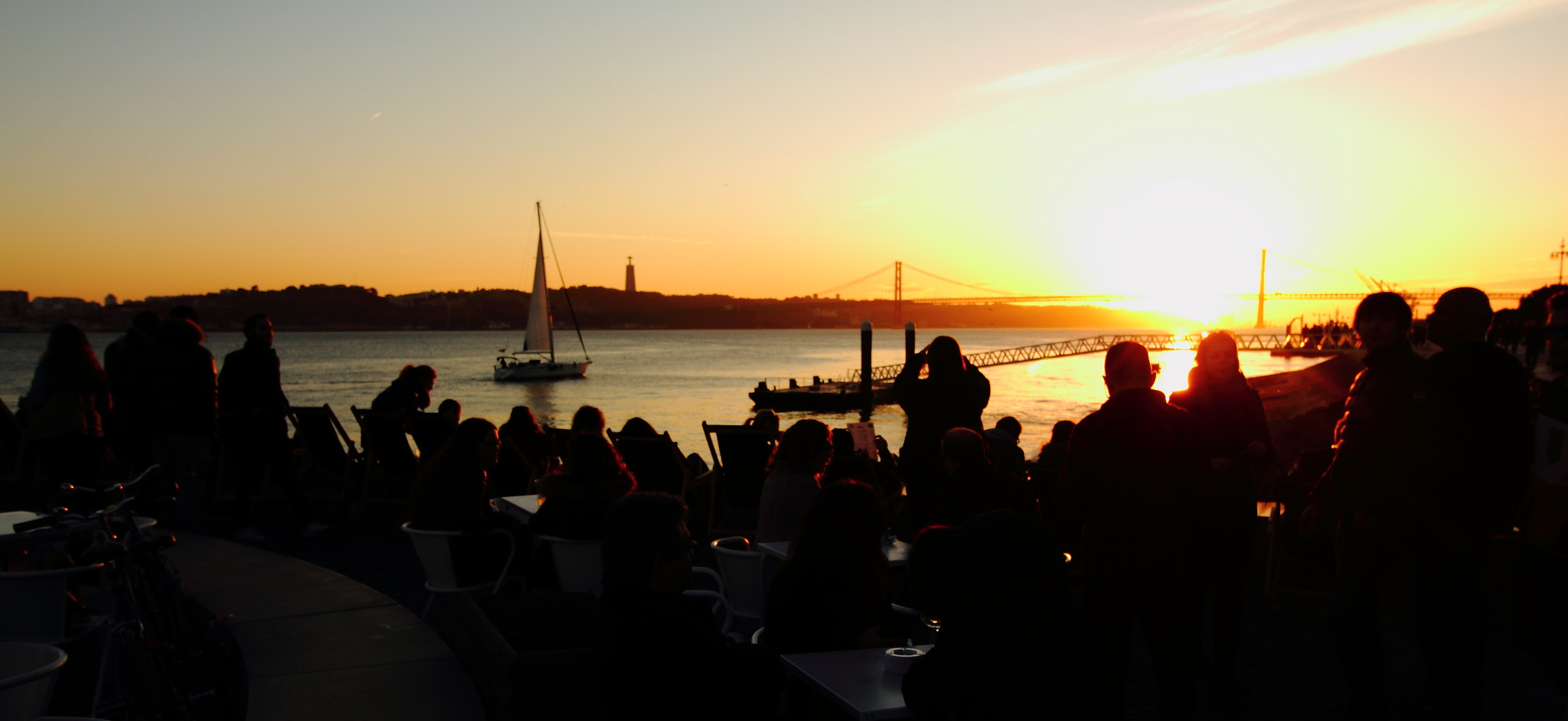 Canon EOS 550D (EOS Rebel T2i / EOS Kiss X4) sample photo. Live befor sunset photography