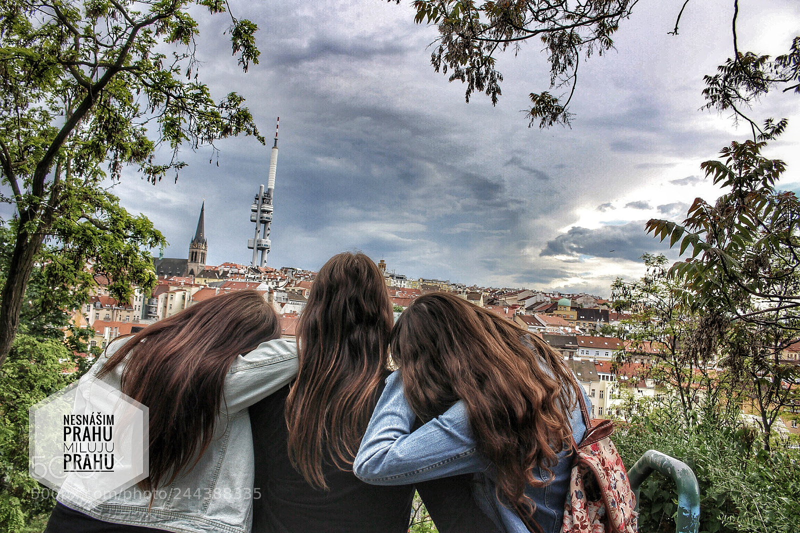 Canon EOS 100D (EOS Rebel SL1 / EOS Kiss X7) sample photo. I hate prague, i photography