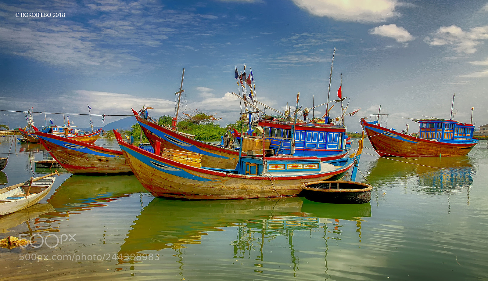 Canon EOS 50D sample photo. Vietnamese fishing boat 2 photography