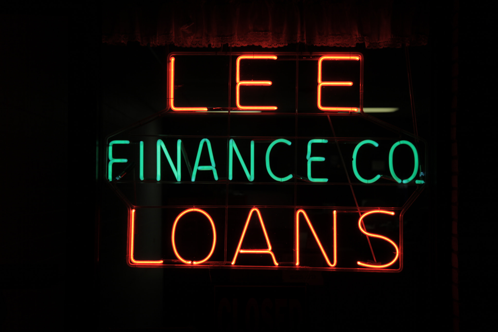Canon EF-S 17-55mm F2.8 IS USM sample photo. Neon sign photography