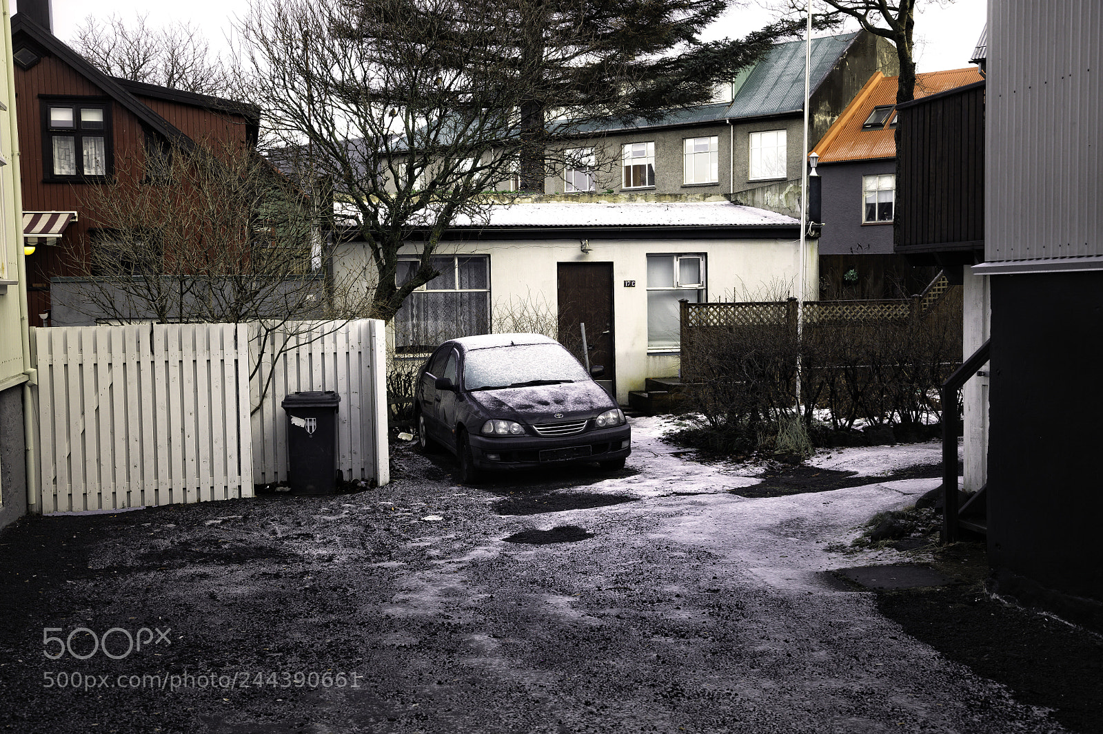 Canon EOS 5DS R sample photo. Old house in a photography