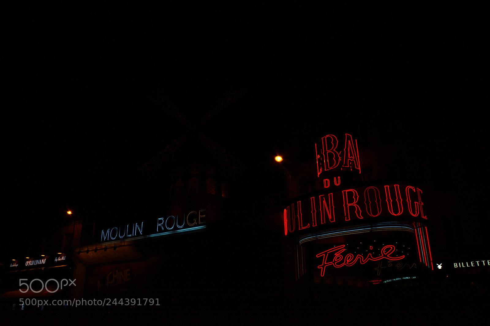 Nikon D7100 sample photo. Moulin rouge at night photography