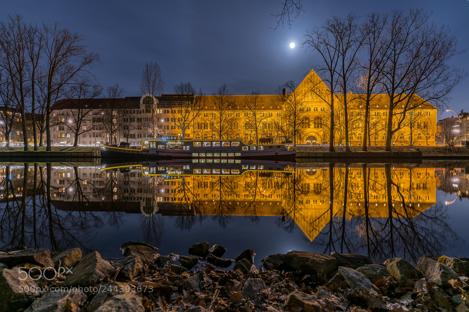 Sony a7R II sample photo. Vollmond an der spree photography