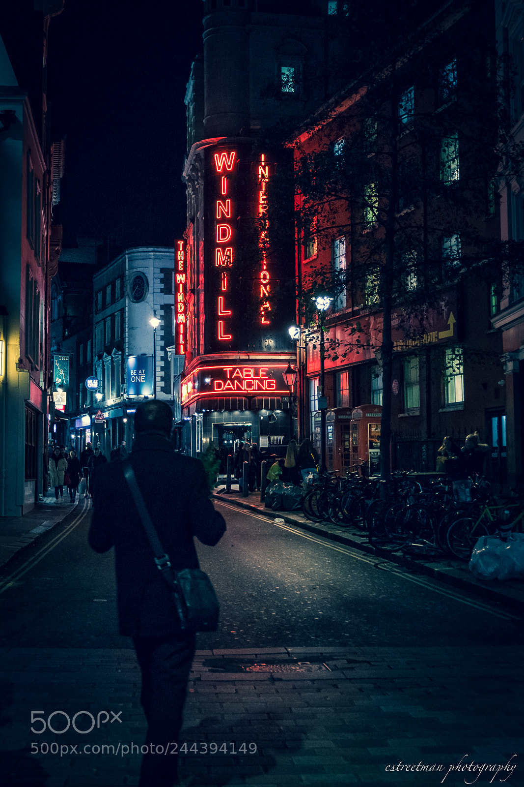 Fujifilm X-M1 sample photo. Dark night in london photography