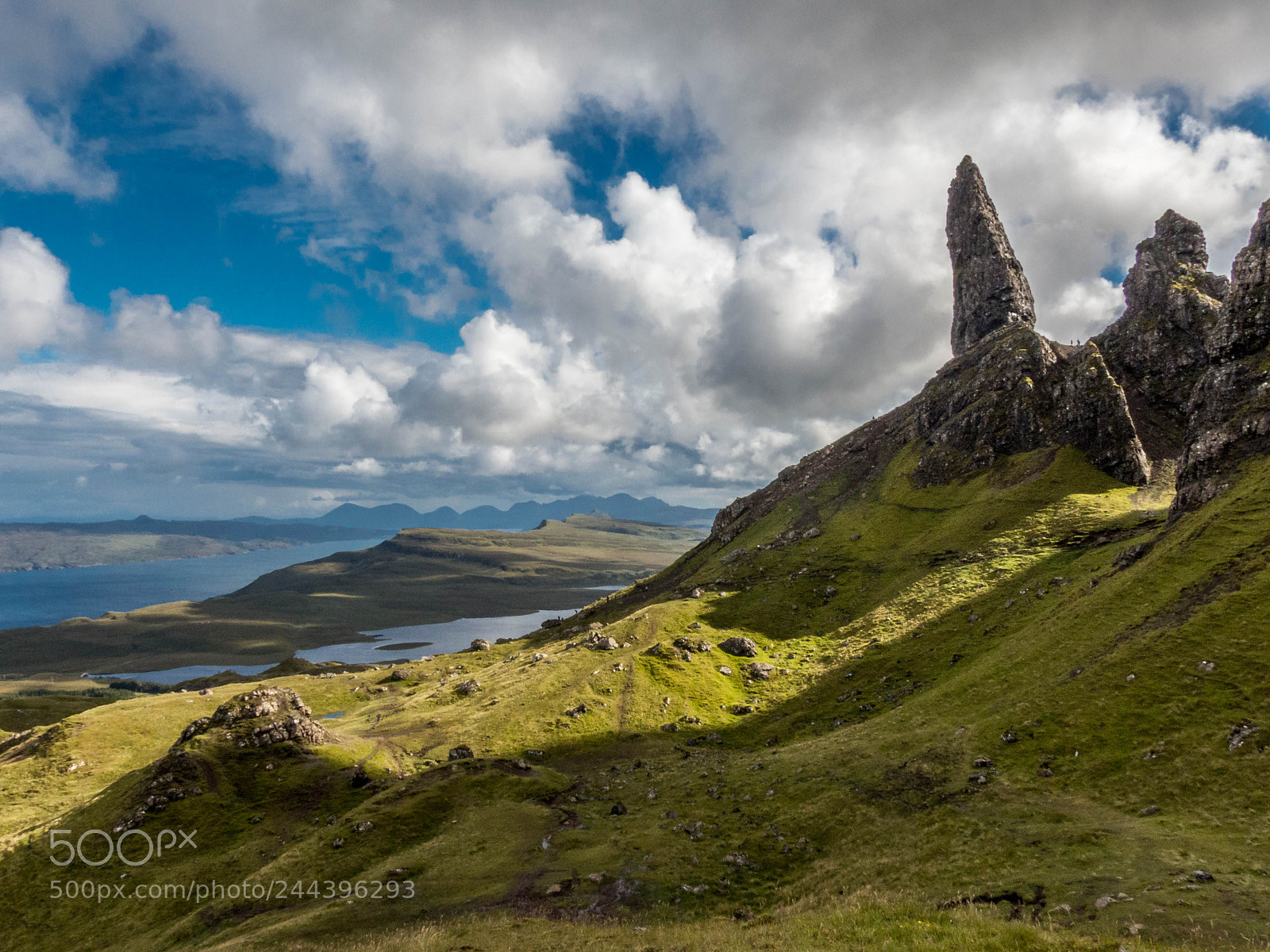 Panasonic Lumix DMC-FZ200 sample photo. Old man of storr photography
