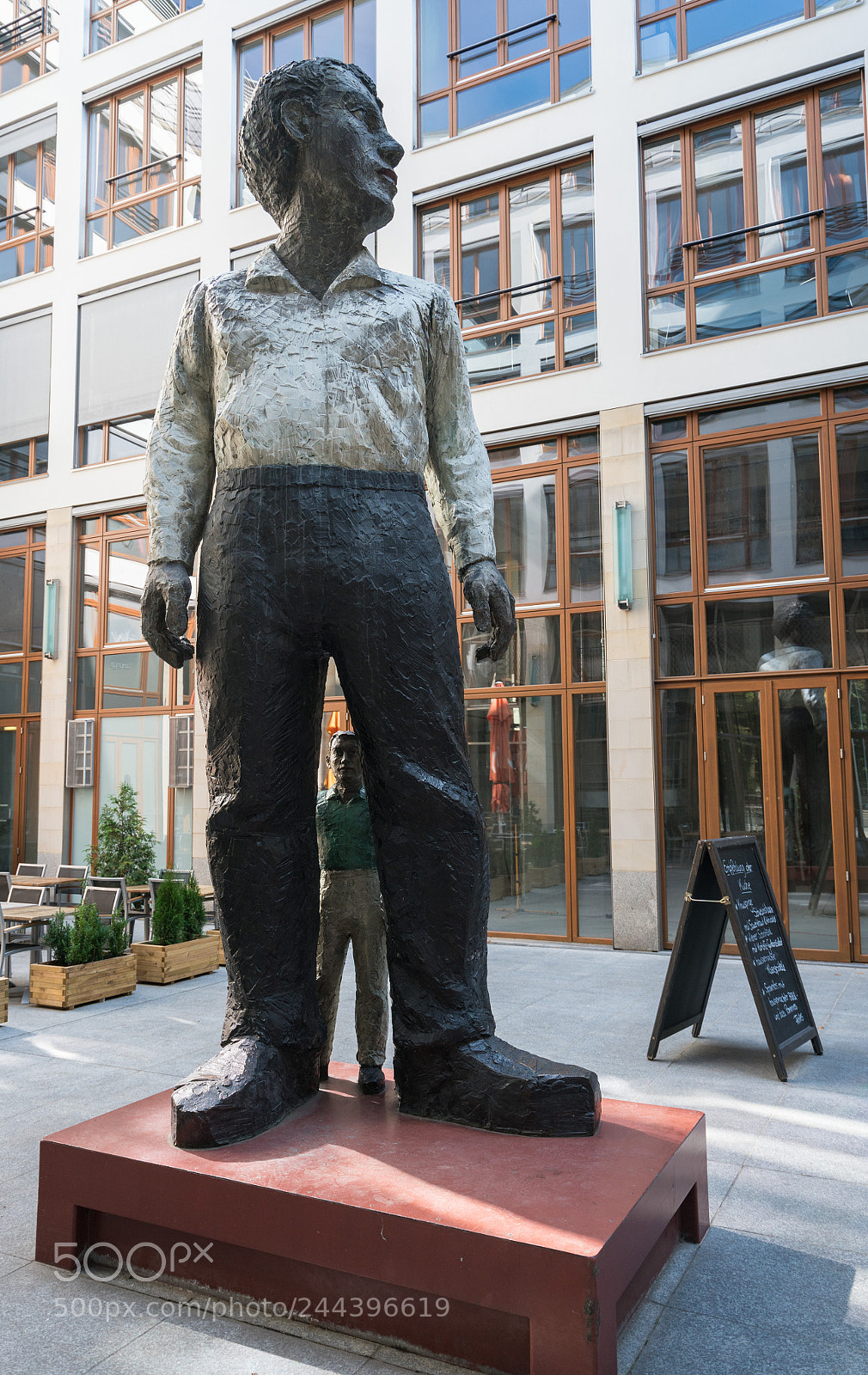 Sony a7R II sample photo. Statue of large and photography