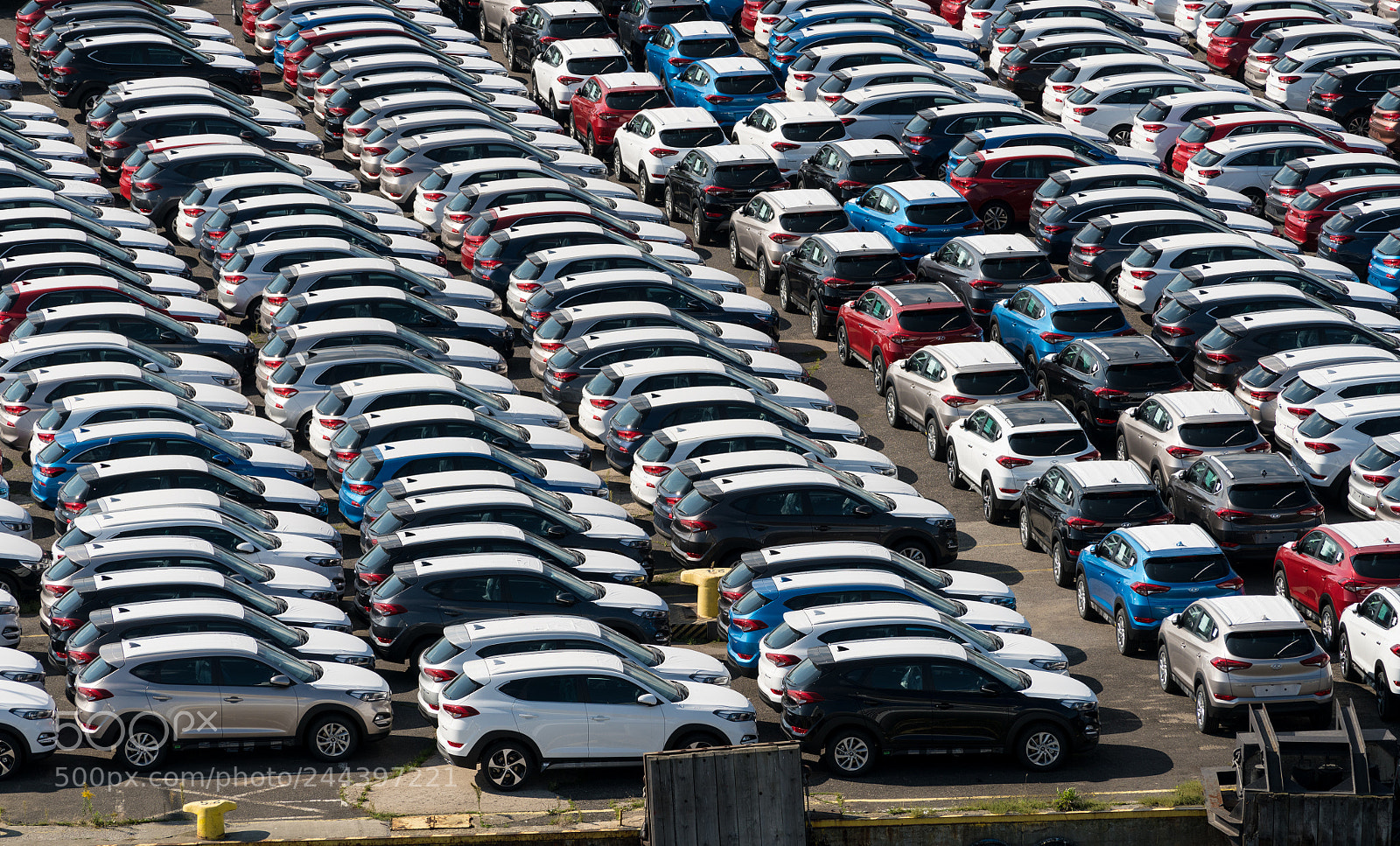 Sony a7R II sample photo. Hyundai cars on dockside photography