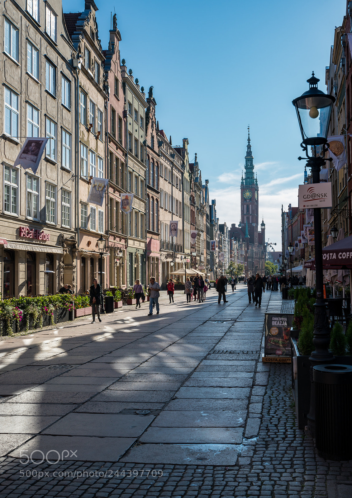 Sony a7R II sample photo. Tourists on long lane photography