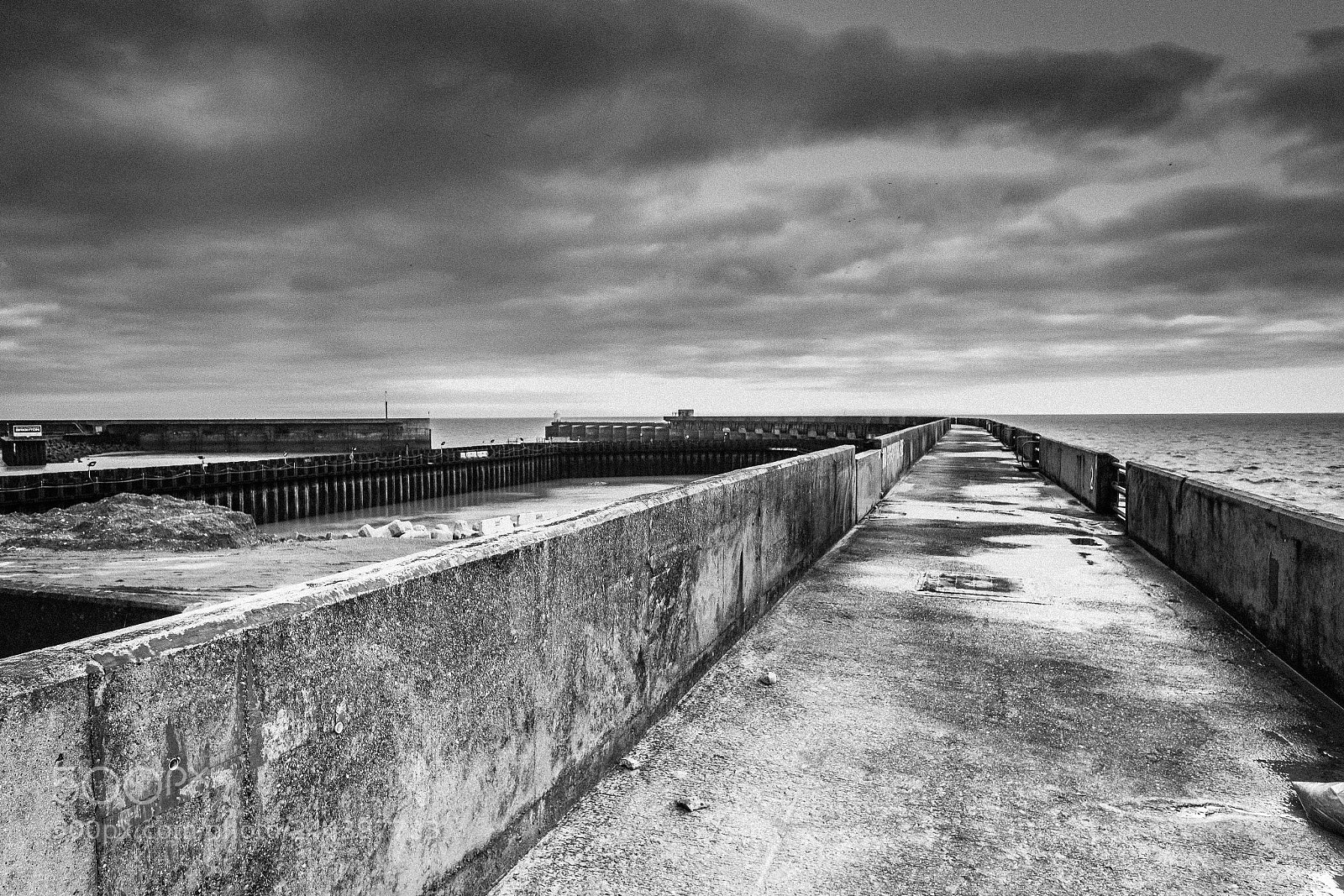 Fujifilm X-Pro2 sample photo. Sea wall at brighton photography