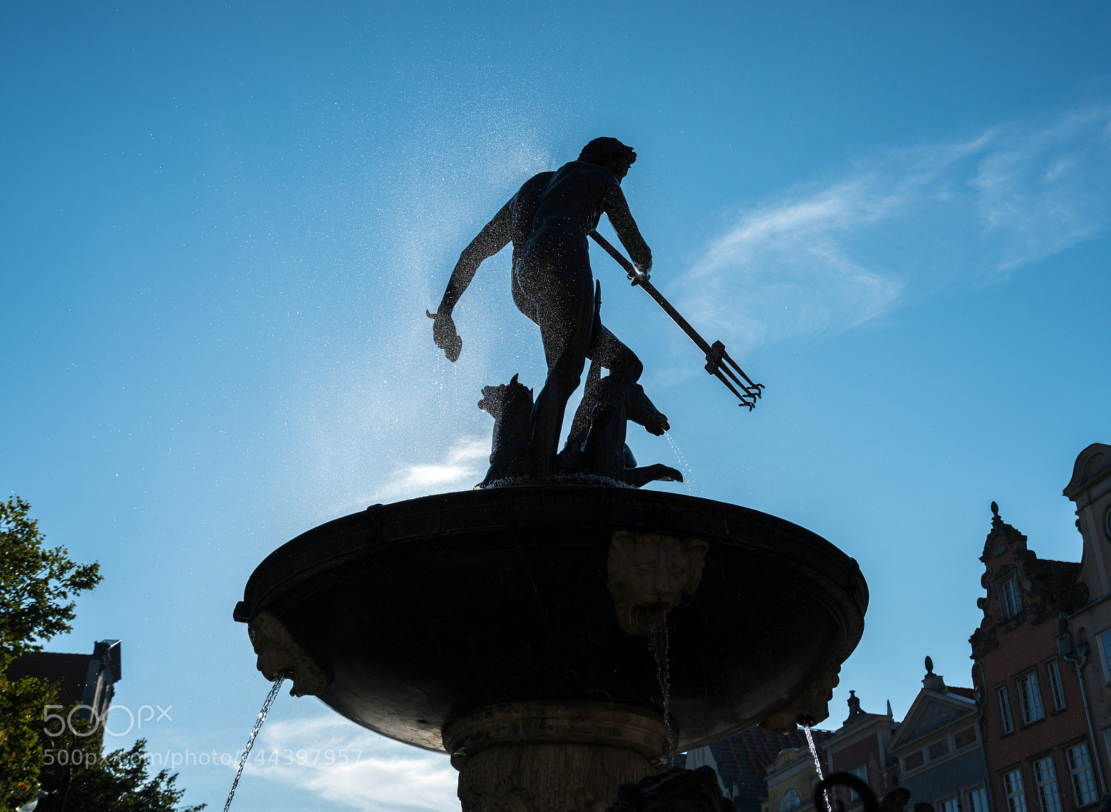 Sony a7R II sample photo. Neptunes fountain in market photography