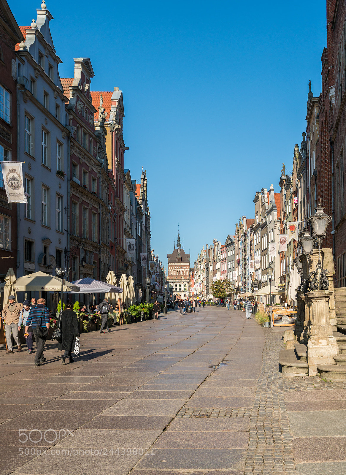 Sony a7R II sample photo. Tourists on long lane photography