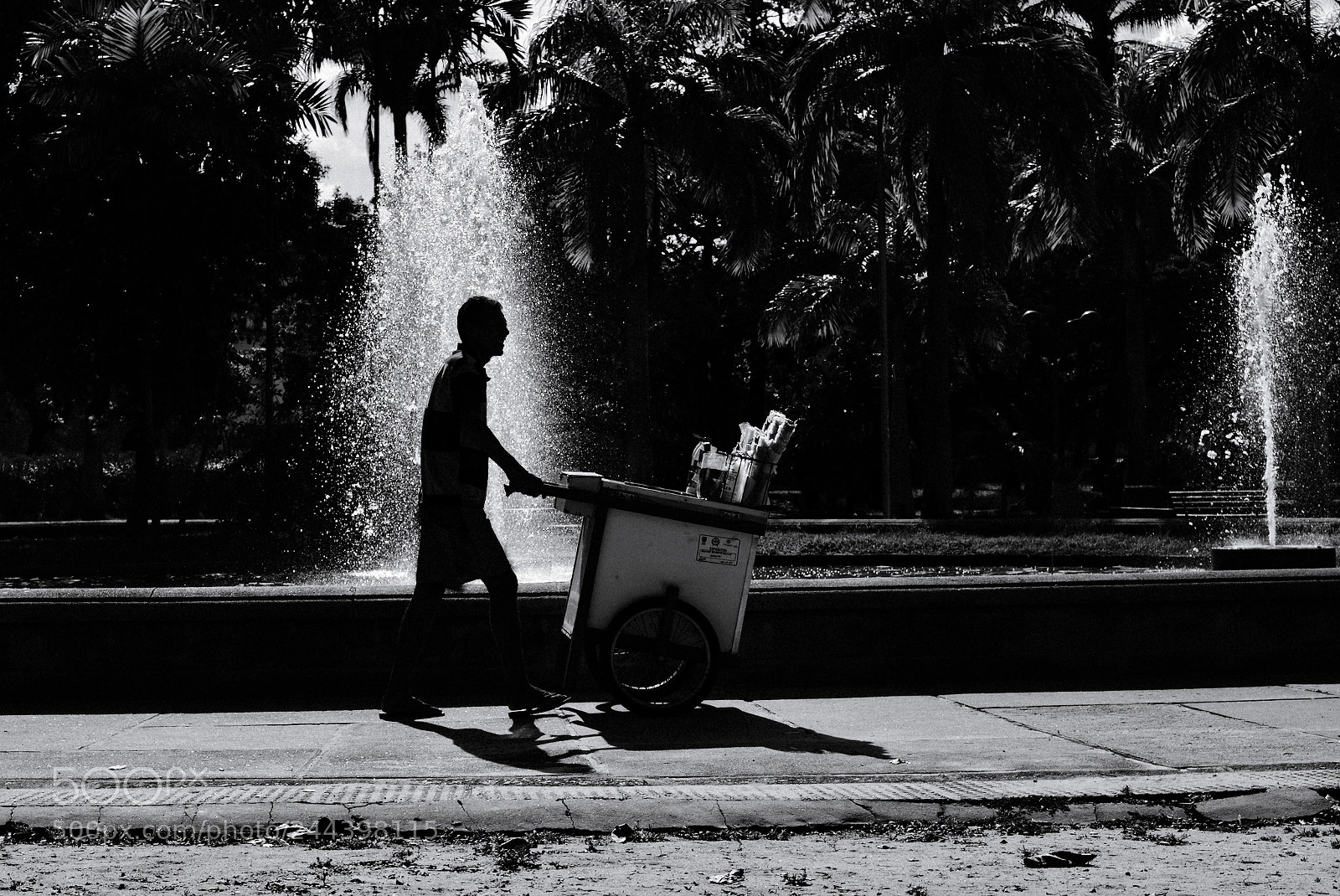 Fujifilm X-Pro2 sample photo. Solitary silhouette photography