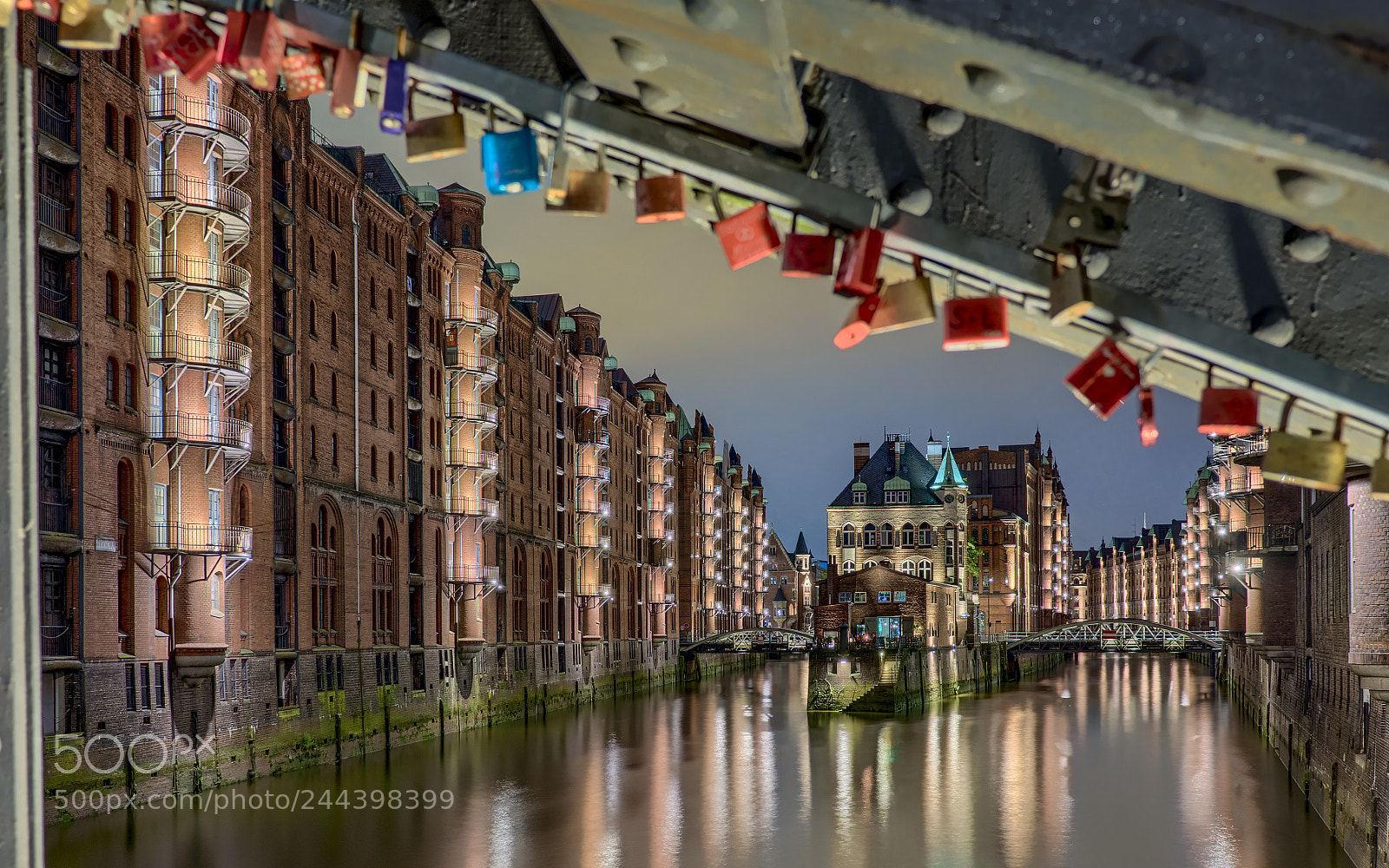Olympus PEN E-PL7 sample photo. Hamburg water castle photography