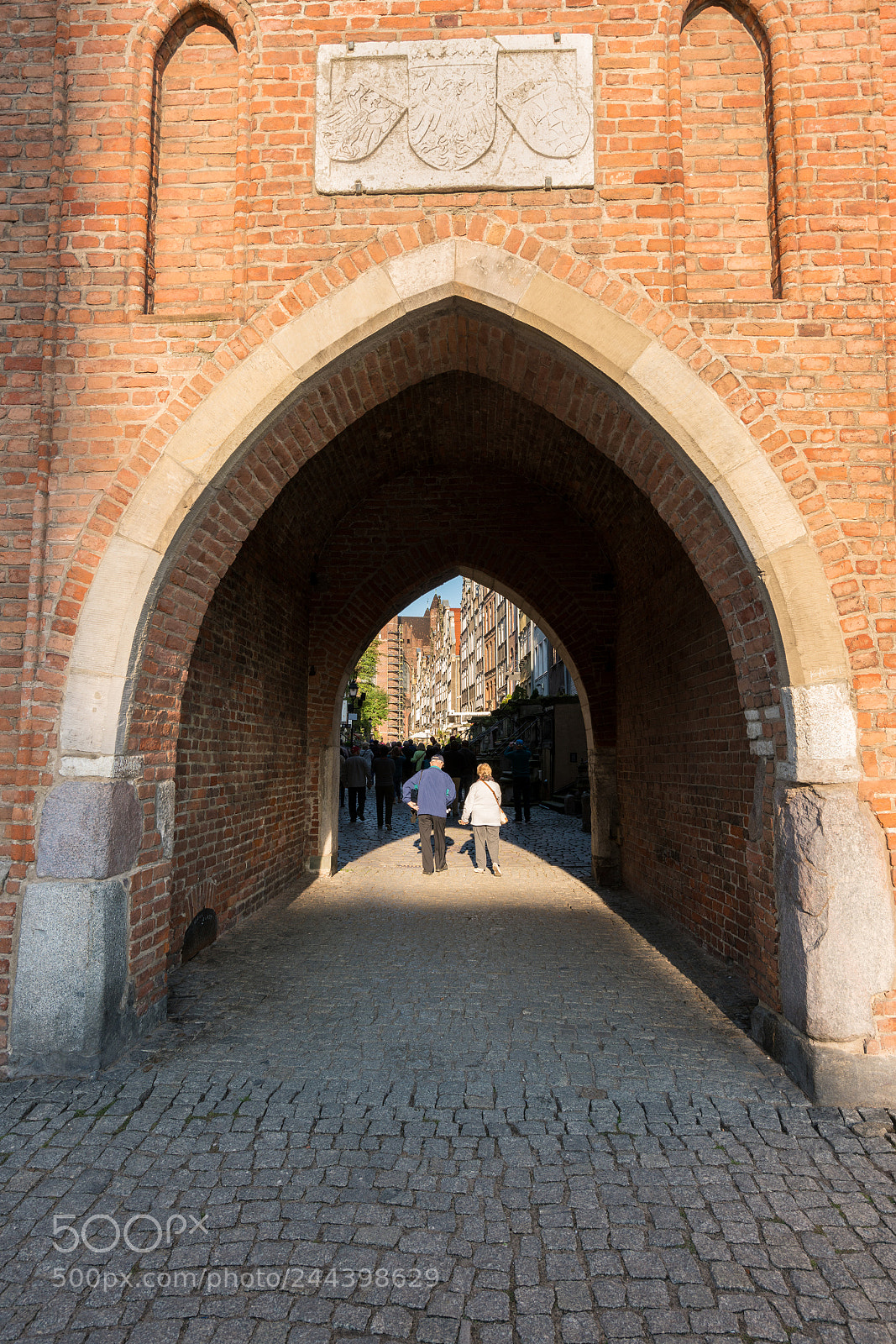 Sony a7R II sample photo. Archway onto mariacka street photography
