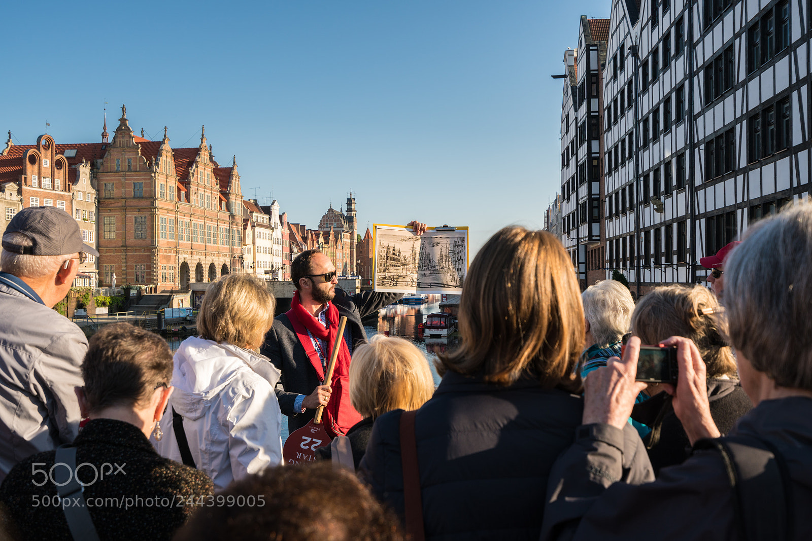 Sony a7R II sample photo. Tourists on tour of photography