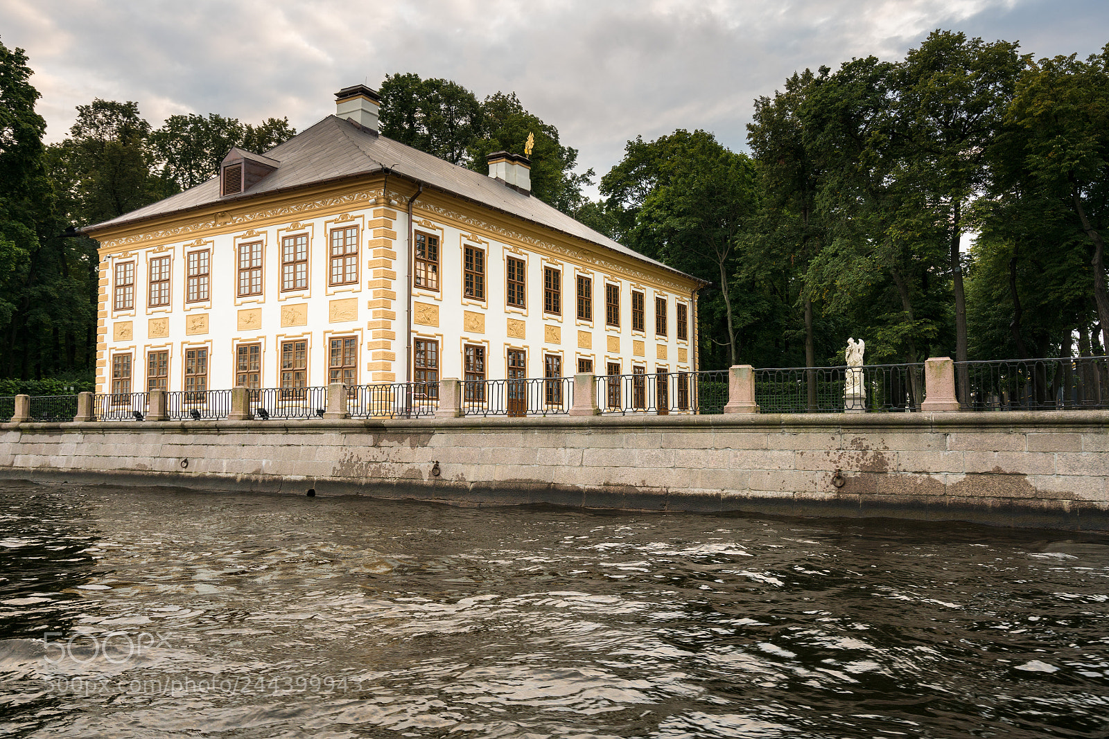 Sony a7R II sample photo. Summer palace and canals photography