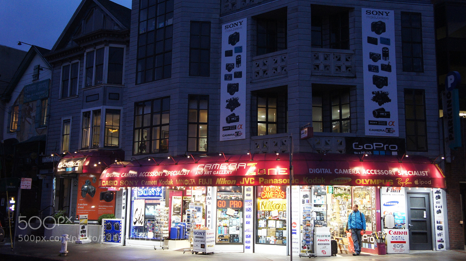 Sony Alpha NEX-3 sample photo. Souvenirs store photography