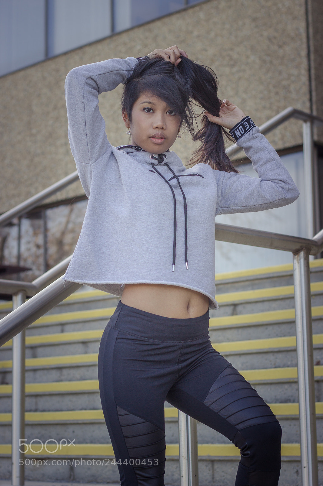 Canon EOS 600D (Rebel EOS T3i / EOS Kiss X5) sample photo. Fixing her hair photography