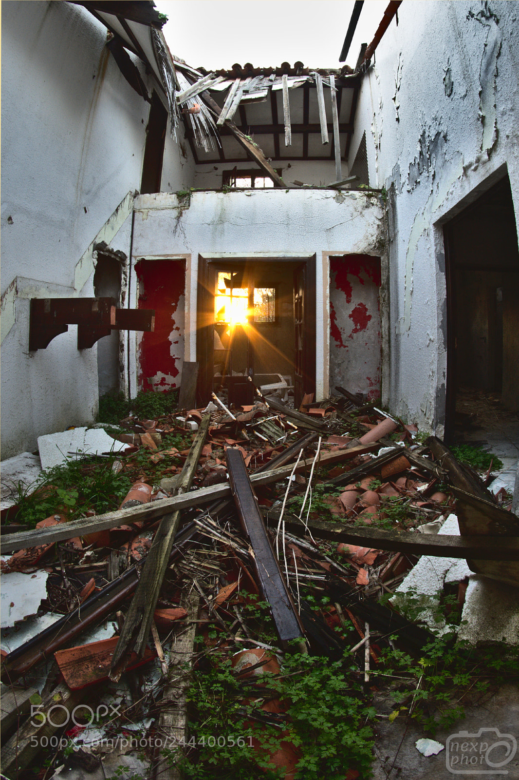 Nikon D7100 sample photo. Abandoned hotel photography