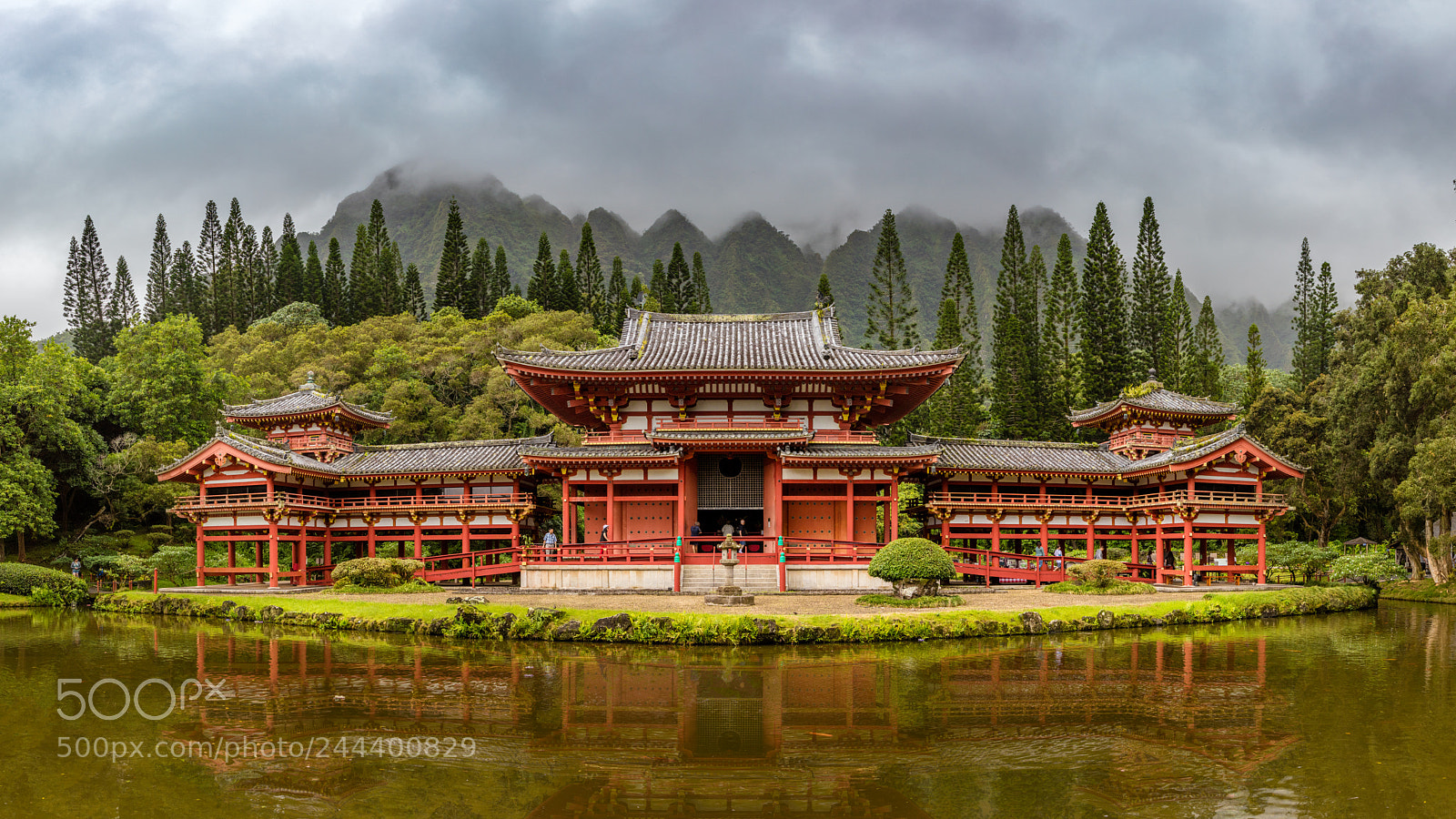 Canon EOS 5DS R sample photo. Majestic byodo-in temple photography