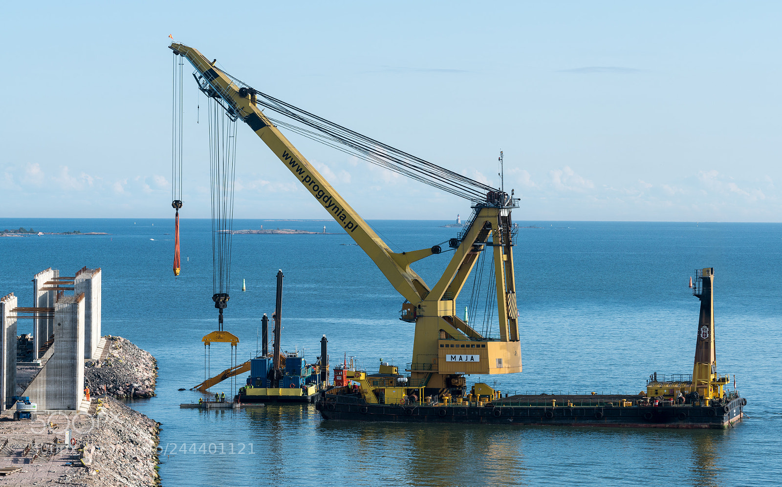 Sony a7R II sample photo. Maja crane ship in photography