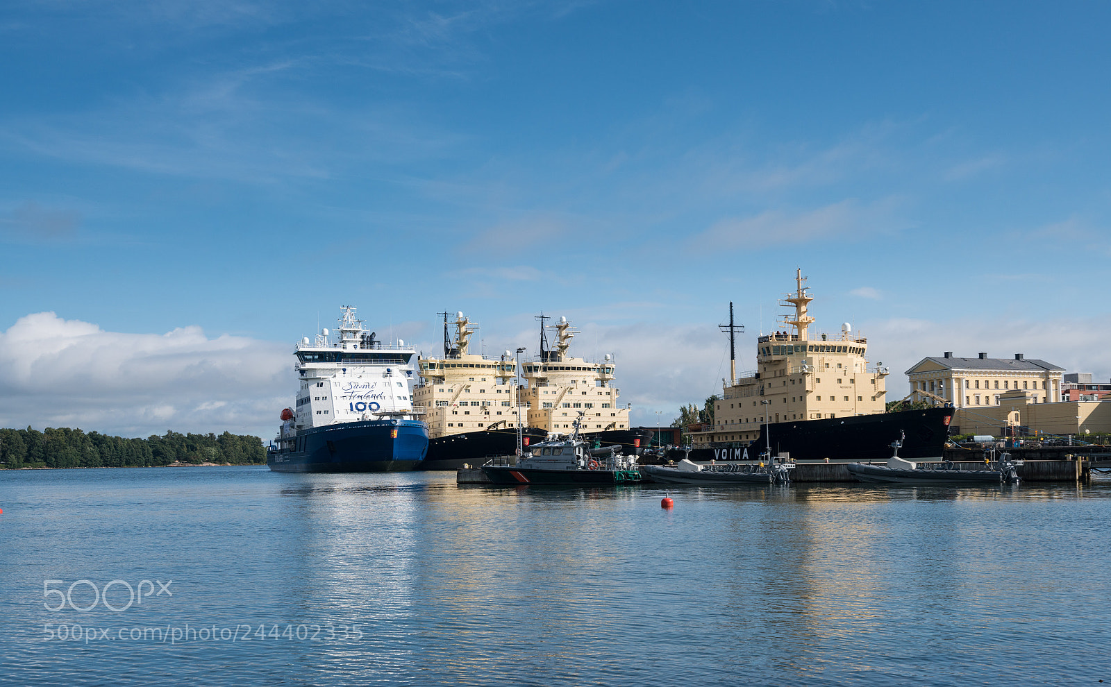 Sony a7R II sample photo. Ice breaking ships in photography