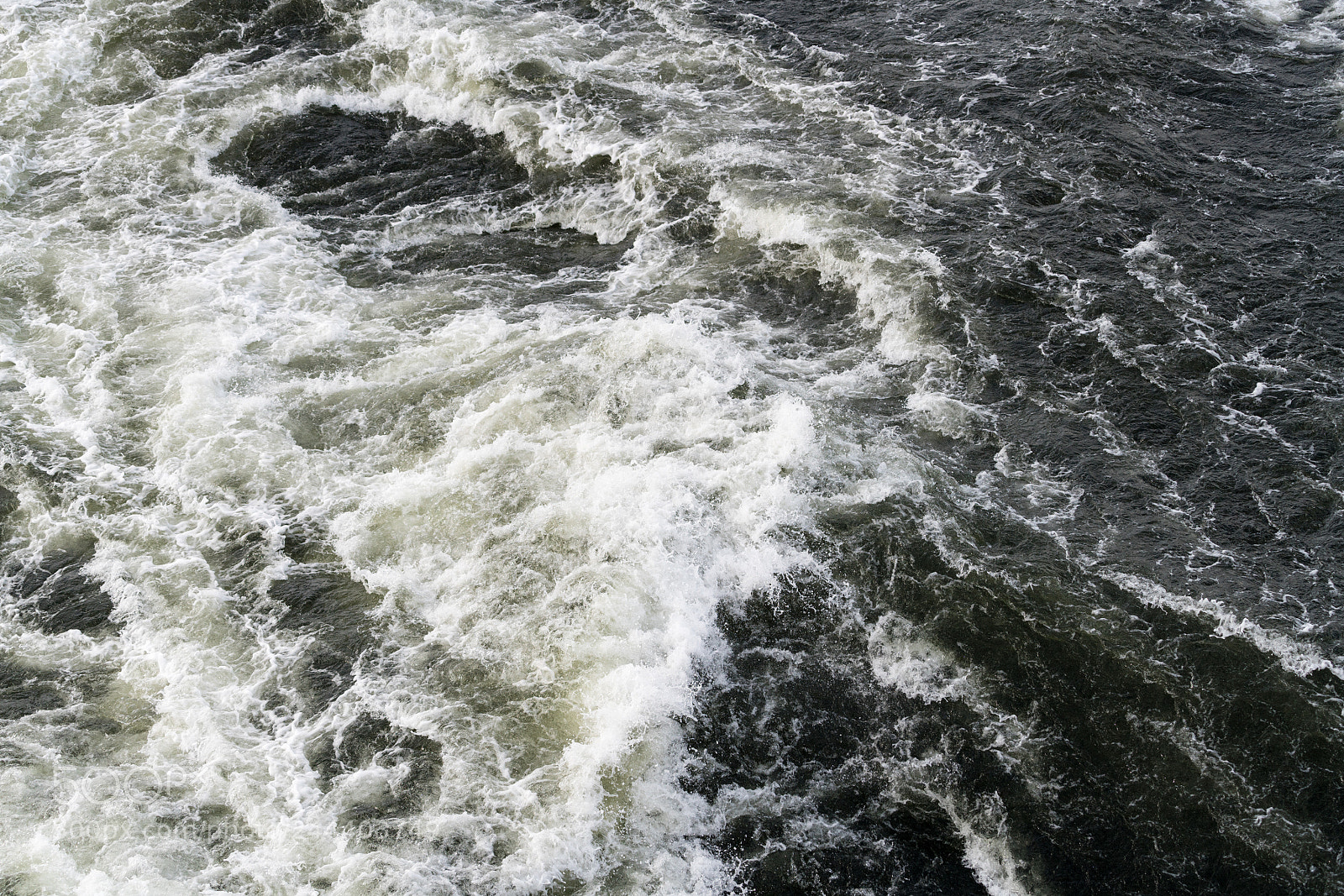 Sony a7R II sample photo. Cold waves in the photography