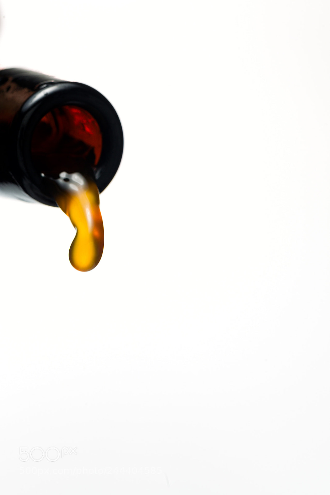 Canon EOS-1D Mark IV sample photo. Dark beer is pouring photography