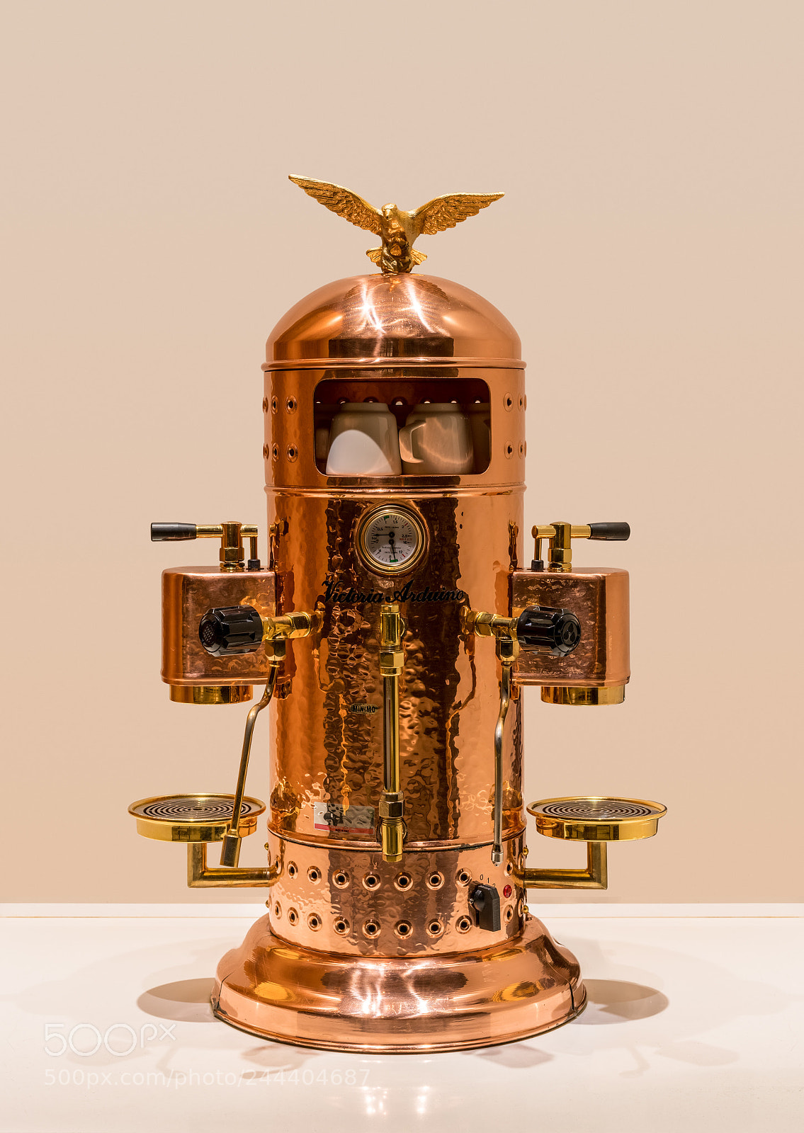 Sony a7R II sample photo. Gold victoria arduino expresso photography