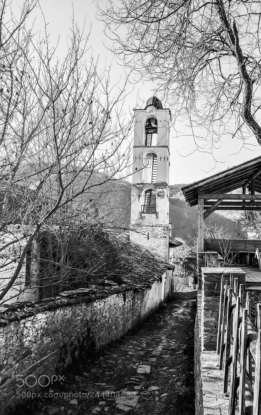 HUAWEI nova sample photo. The abonded church! photography
