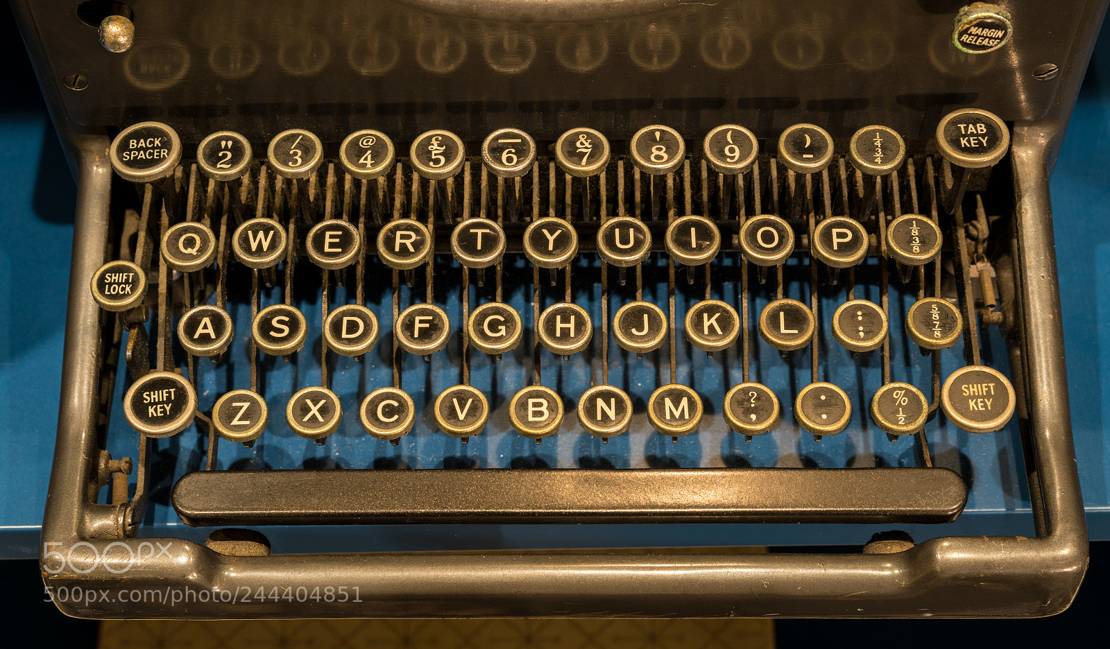Sony a7R II sample photo. Keys of old mechanical photography
