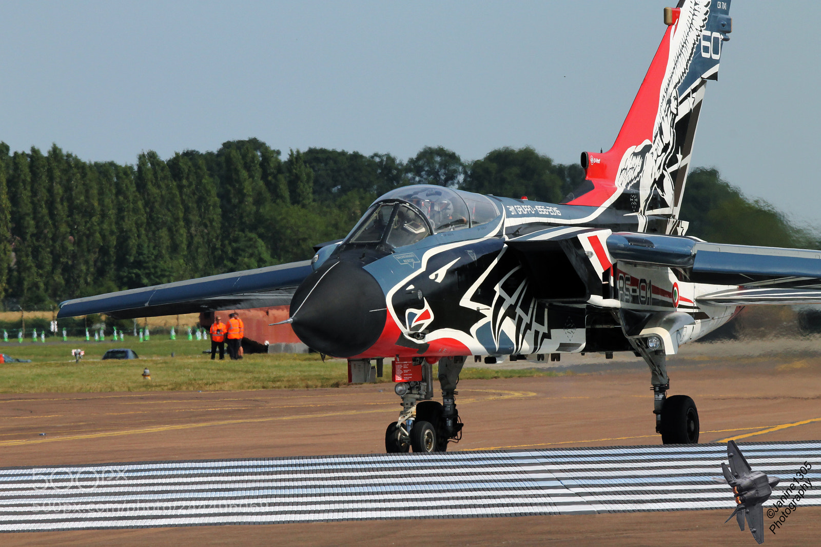 Canon EOS 1100D (EOS Rebel T3 / EOS Kiss X50) sample photo. Specially-liveried tonka photography