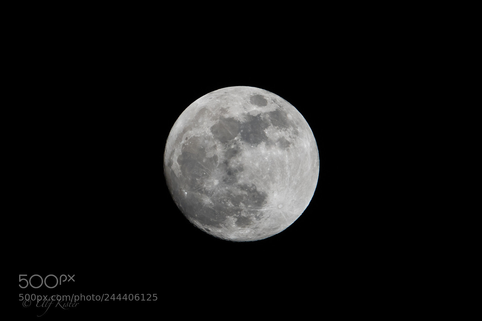 Sony Cyber-shot DSC-RX10 IV sample photo. Blue moon photography