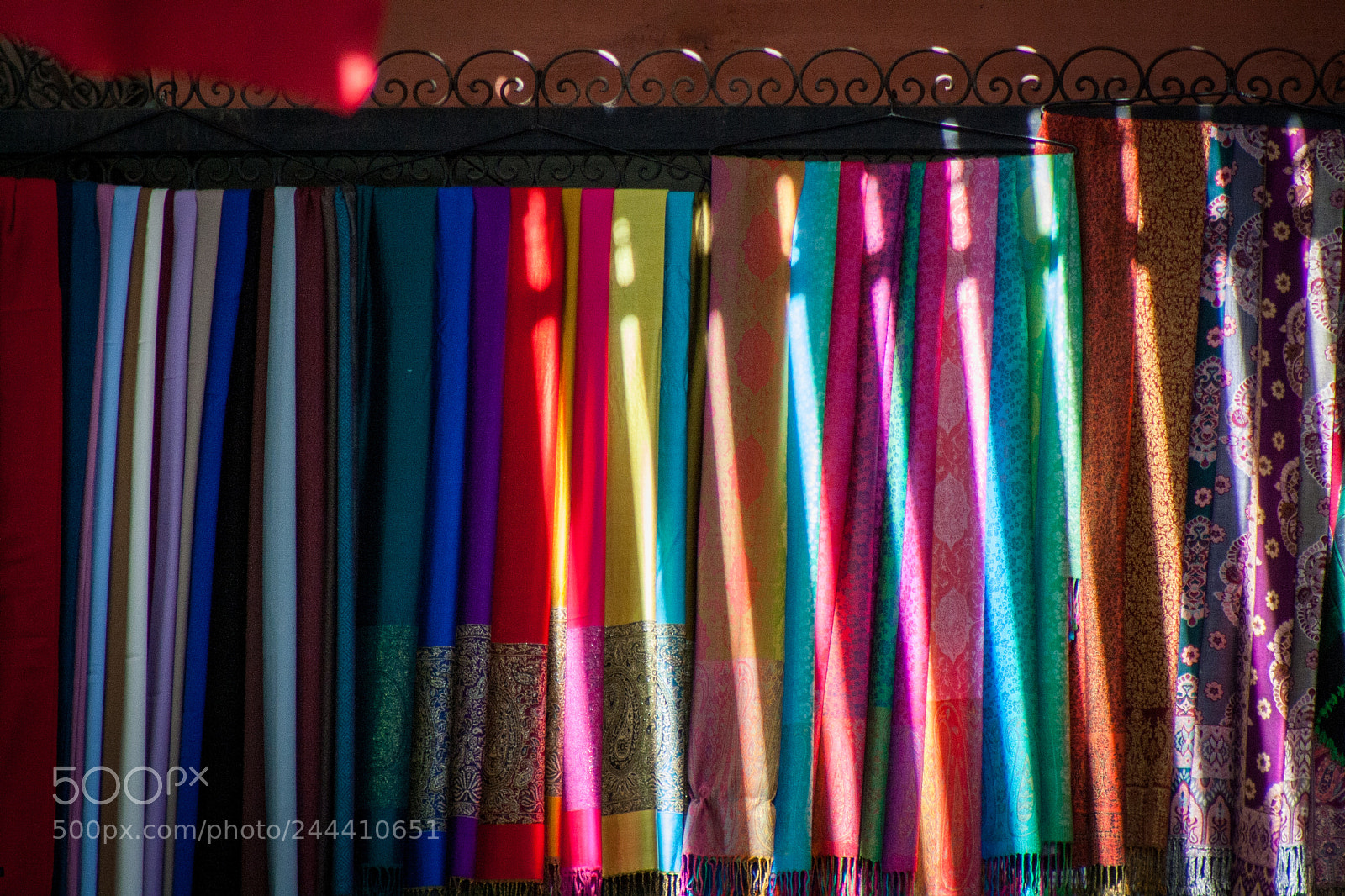 Canon EOS 1000D (EOS Digital Rebel XS / EOS Kiss F) sample photo. Colorful scarf photography