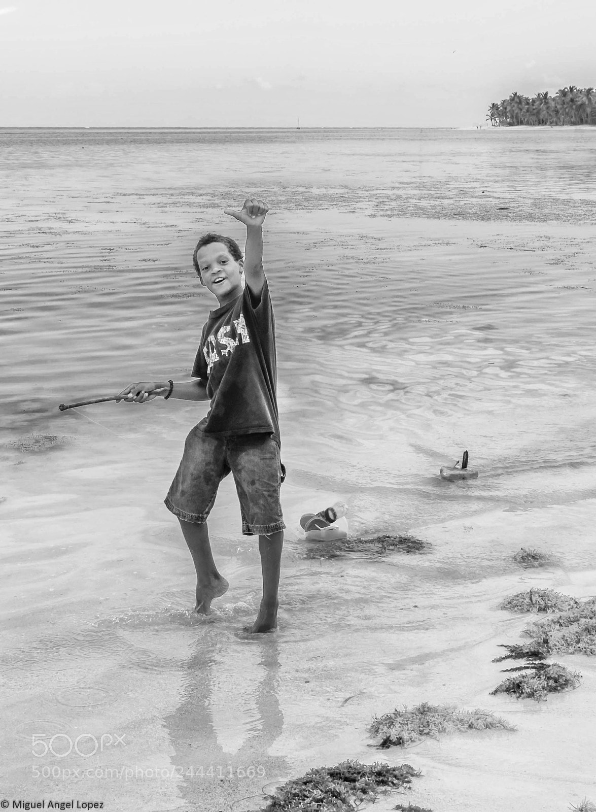 Nikon D90 sample photo. Playing on the beach photography