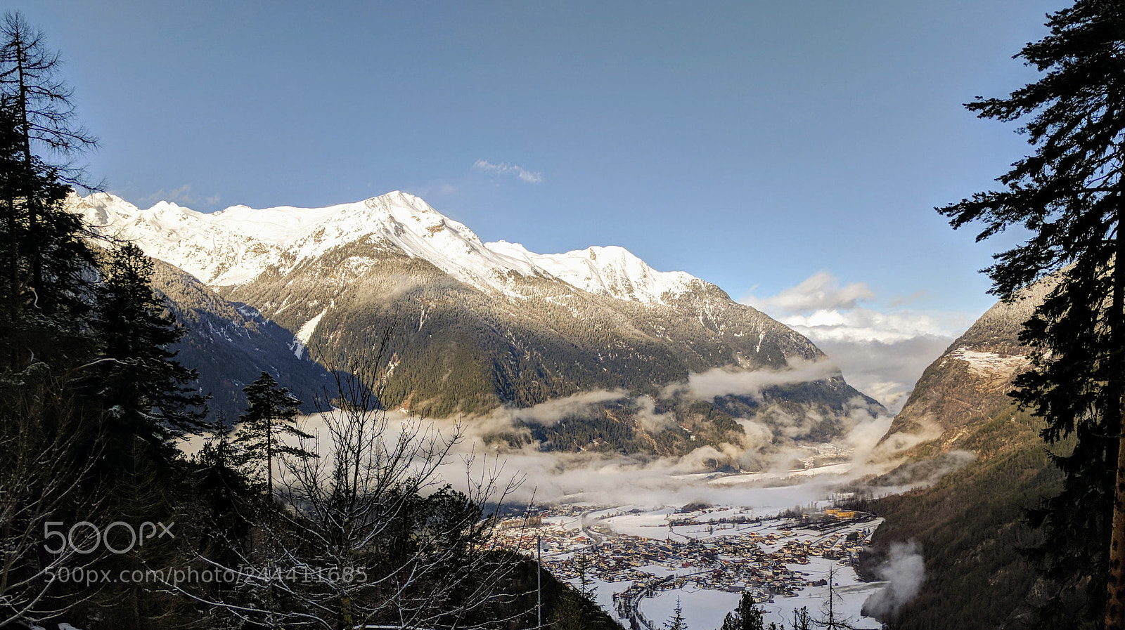 Google Pixel sample photo. Valley photography
