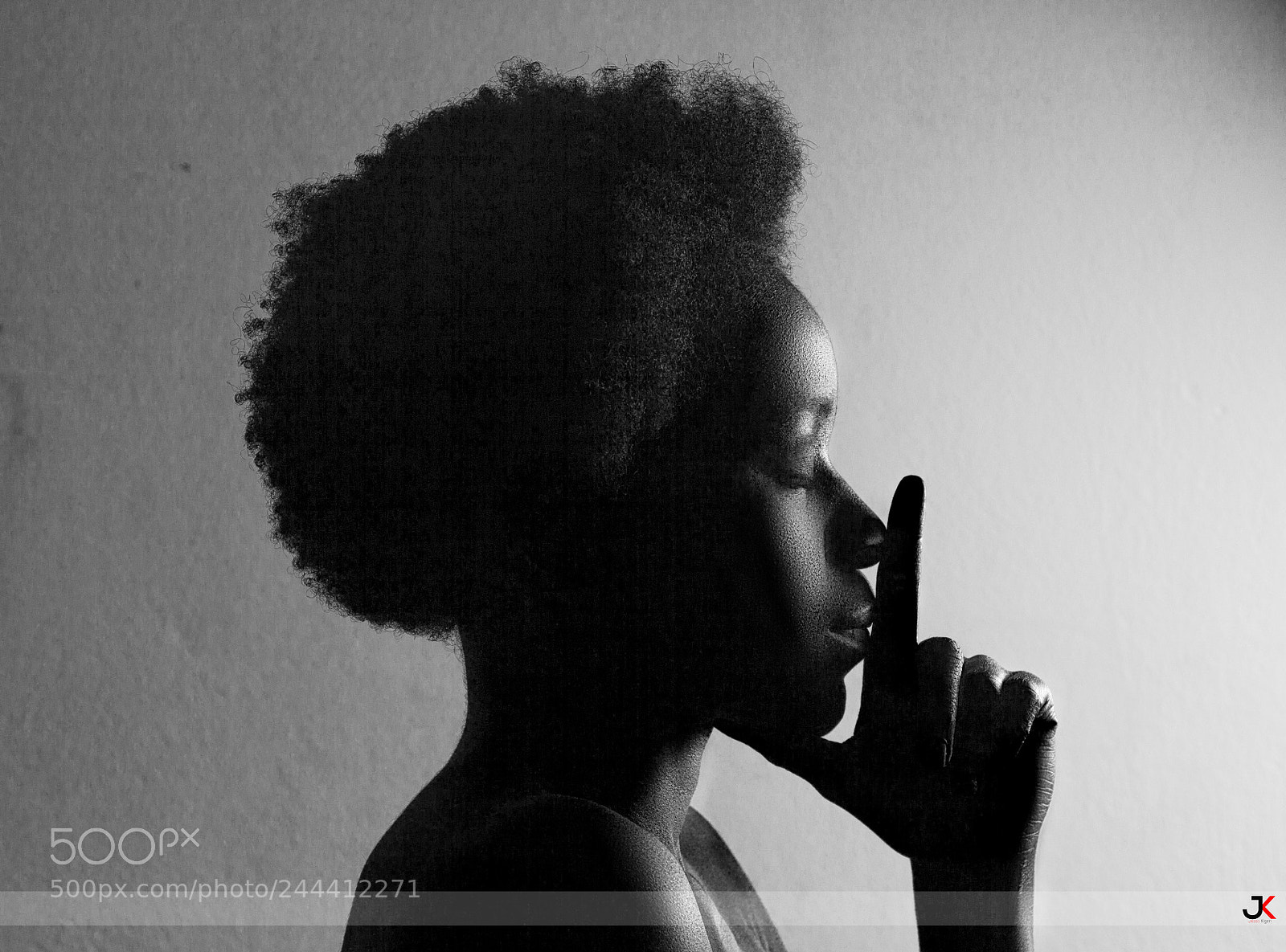 Canon EOS 550D (EOS Rebel T2i / EOS Kiss X4) sample photo. She was silent, with photography