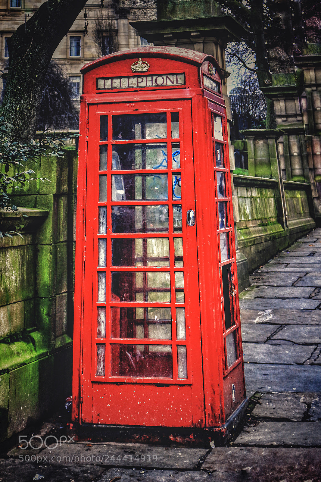 Canon EOS 100D (EOS Rebel SL1 / EOS Kiss X7) sample photo. Old telephone cabin photography