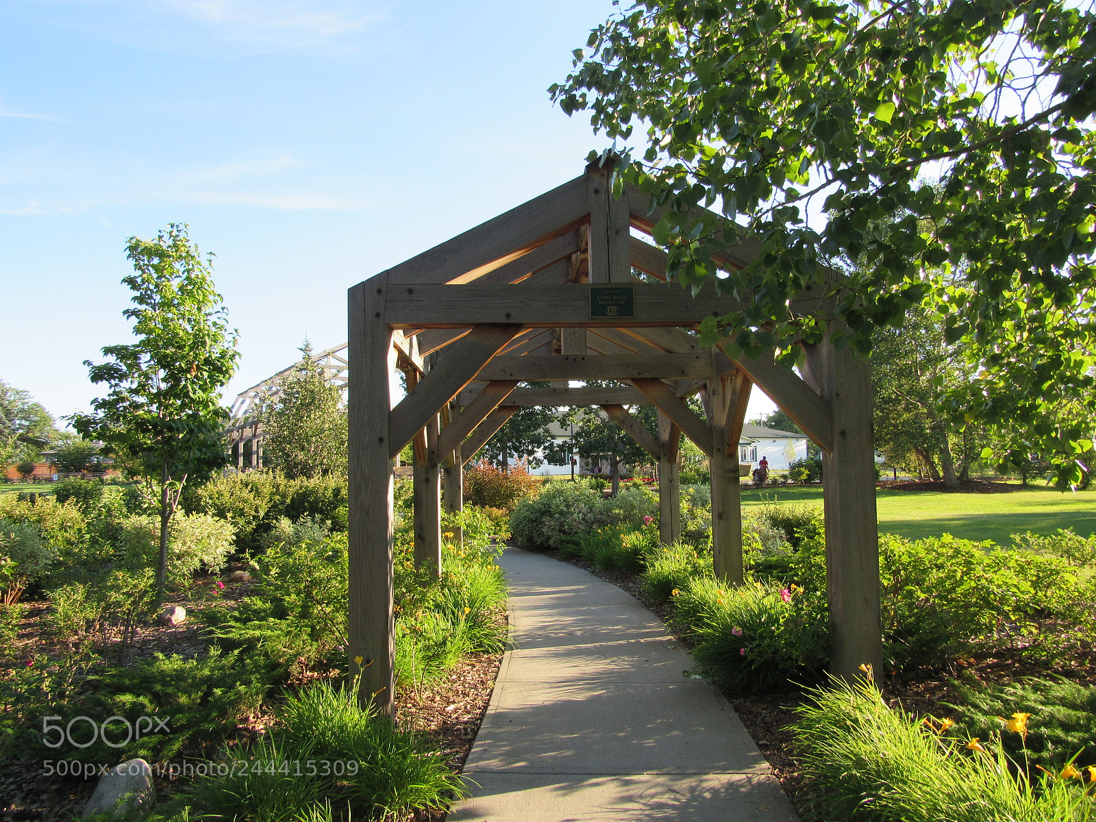 Canon PowerShot SX520 HS sample photo. A gate called beautiful photography