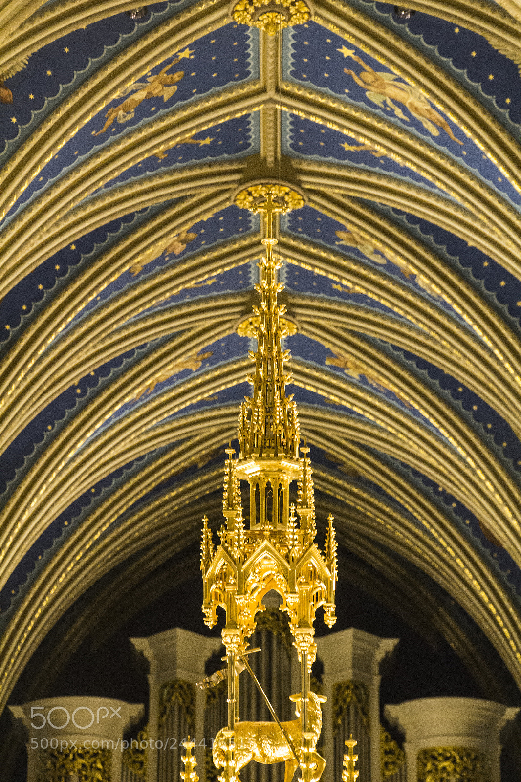 Canon EOS 1200D (EOS Rebel T5 / EOS Kiss X70 / EOS Hi) sample photo. Golden cross and archways photography